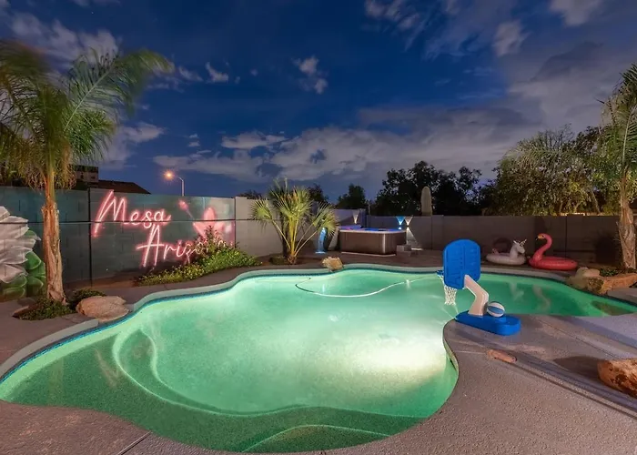 Holiday home Heated Pool Hot Tub Backyard Games